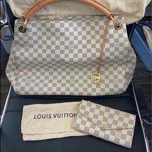LV Artsy MM bag and Sarah Wallet with dust bags.